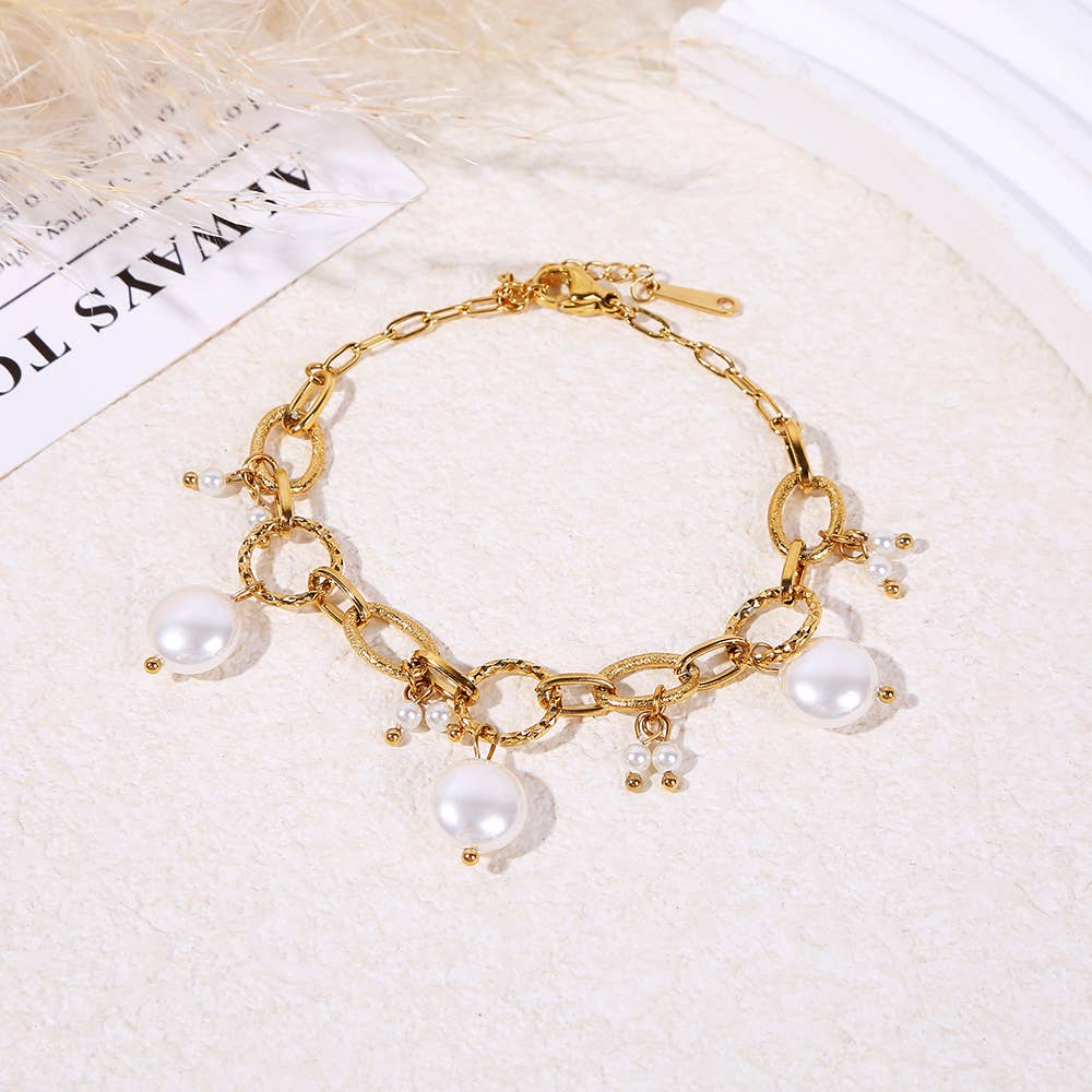 Hamrat och borstat guldkedjearmband med pärlor