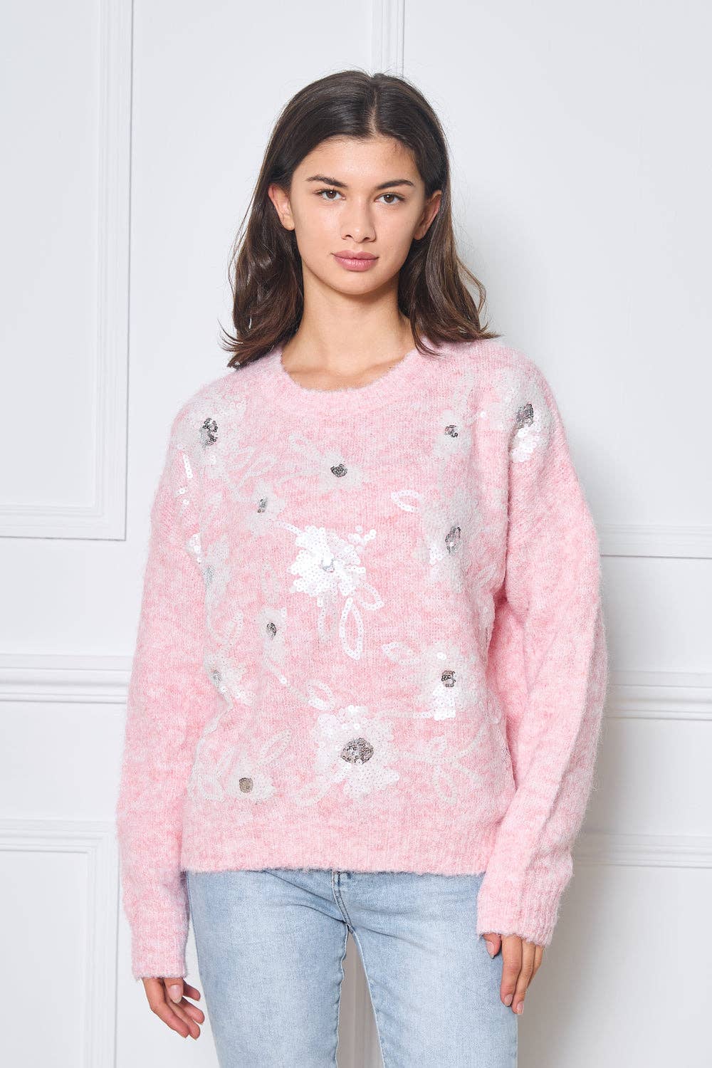 Mjuk stickad tröja med blommiga broderade strass - Färg: Rosa