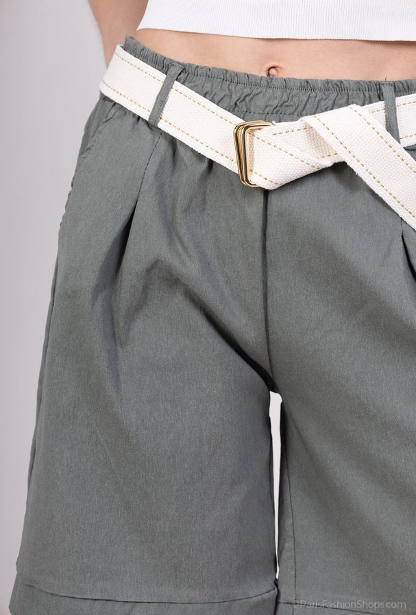 Bermuda byxor med elastisk midja - Khaki - Ord.Pris 999:-