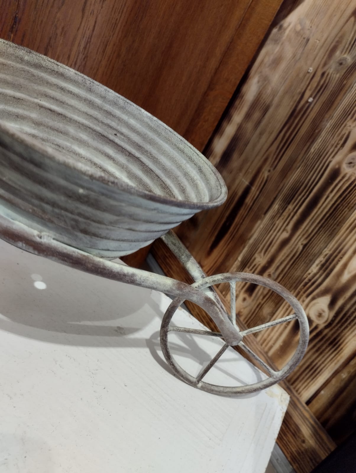 Blomkrukvagn i metall - Grå - Shabby Chic