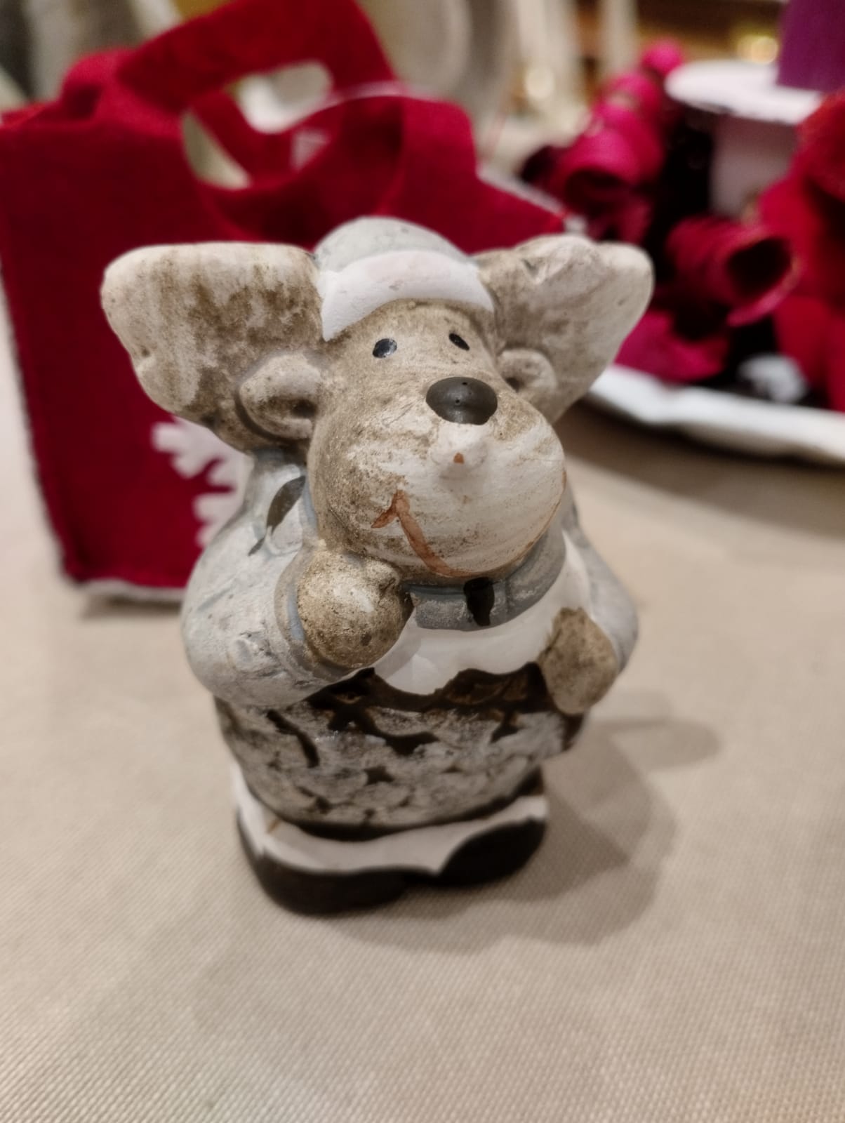 Juldekoration - Älg i röd tygpåse