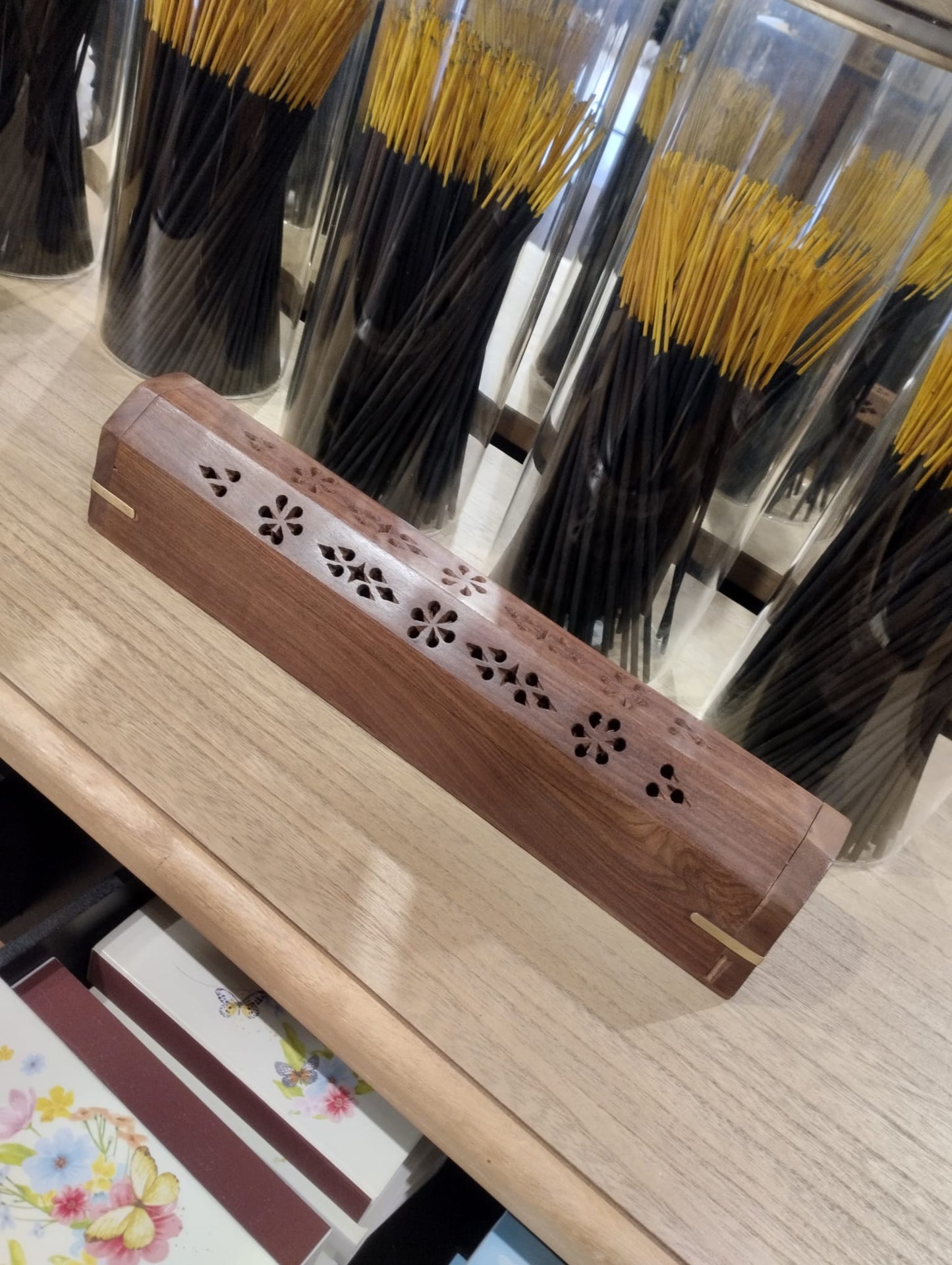 Box för rökelsepinnar - 30 cm - shishamträ