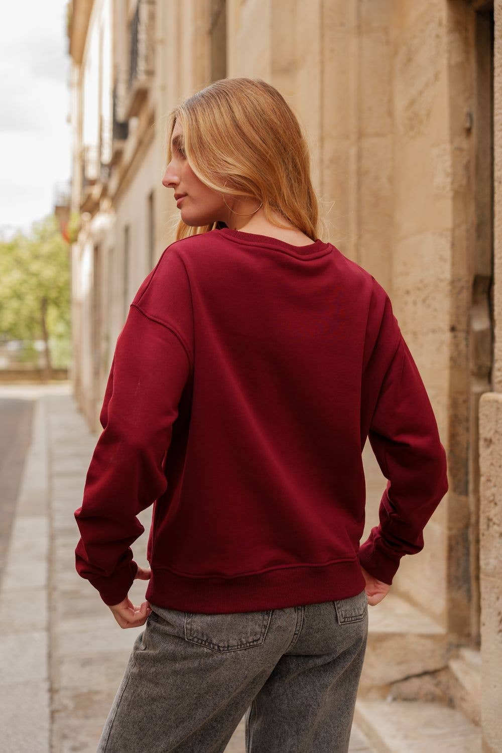 Sweatshirt med rund hals, ”Vild skönhet”: Bordeaux