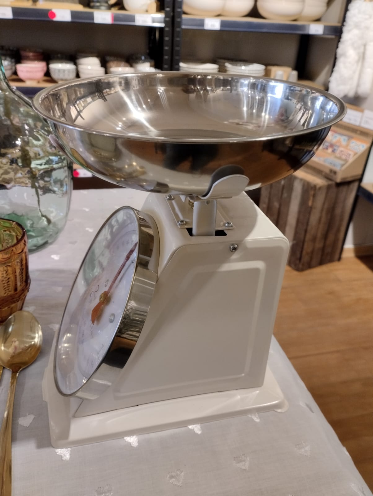 Köksvåg Retrostil - Max 3kg - Metall