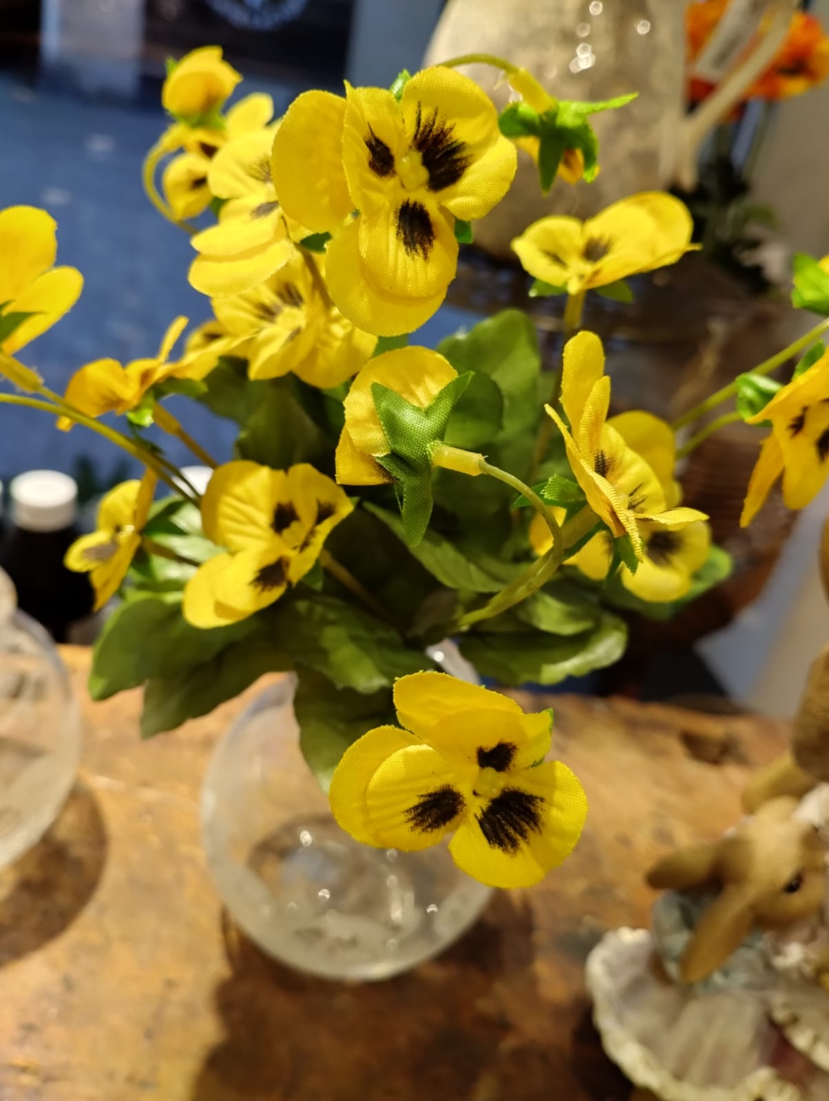 Vårbukett med violer - Bukett