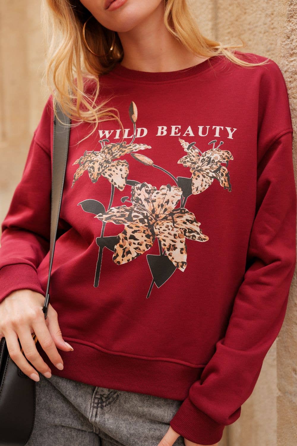 Sweatshirt med rund hals, ”Vild skönhet”: Bordeaux