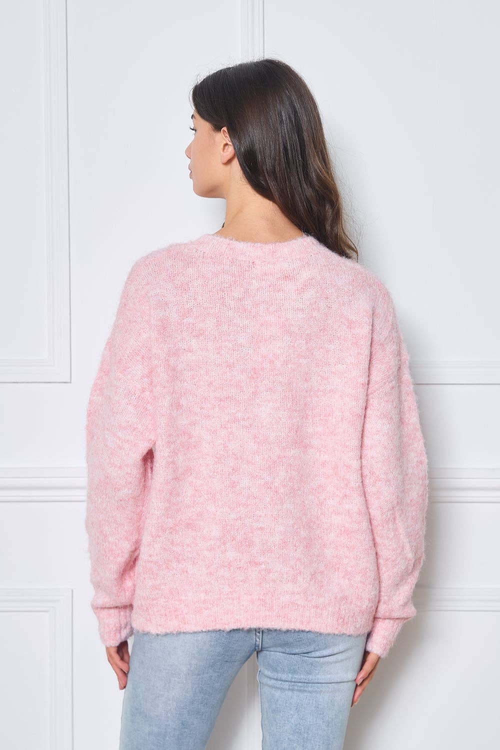 Mjuk stickad tröja med blommiga broderade strass - Färg: Rosa