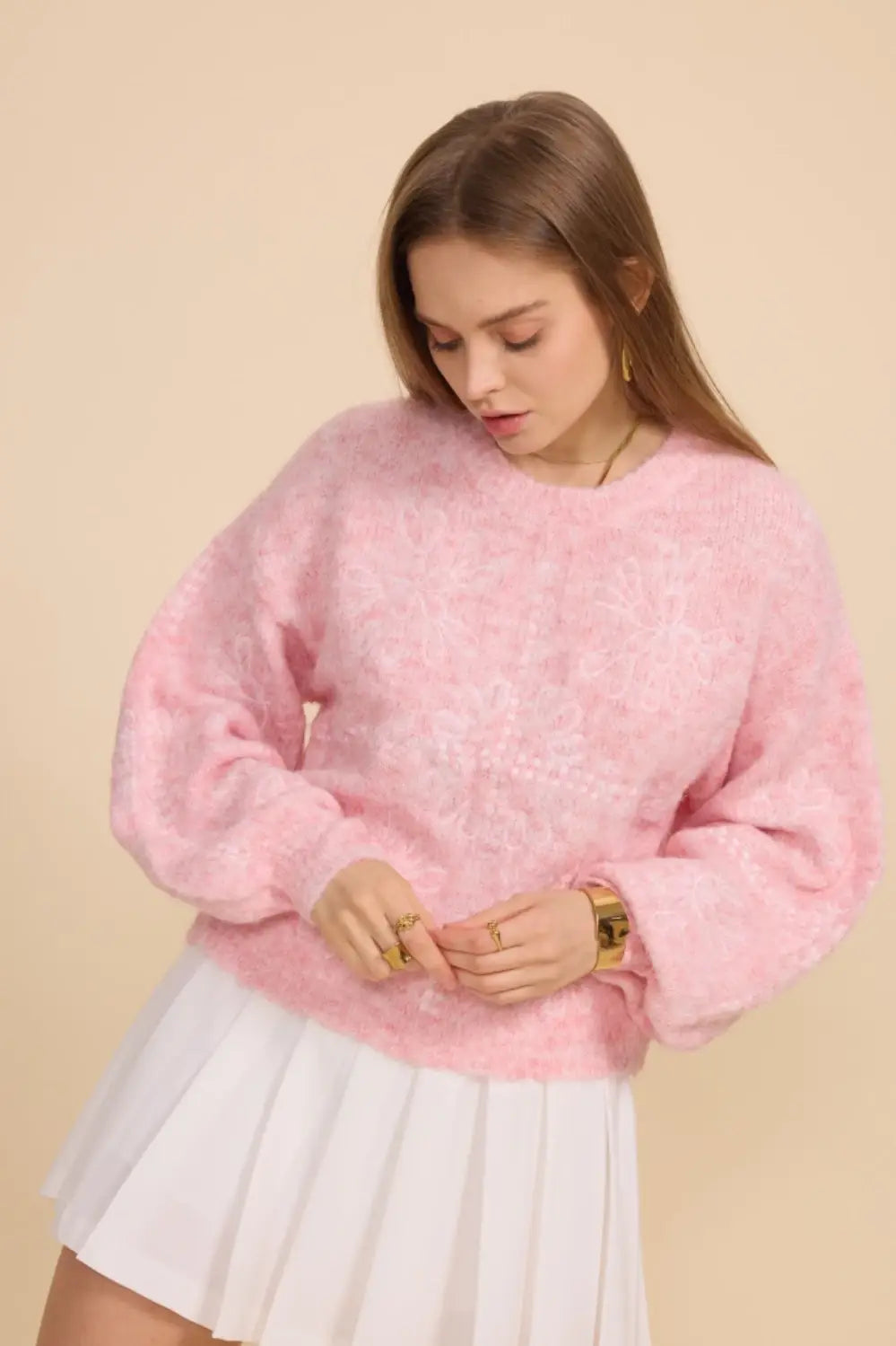 Mjuk stickad tröja med blombroderier - Rosa