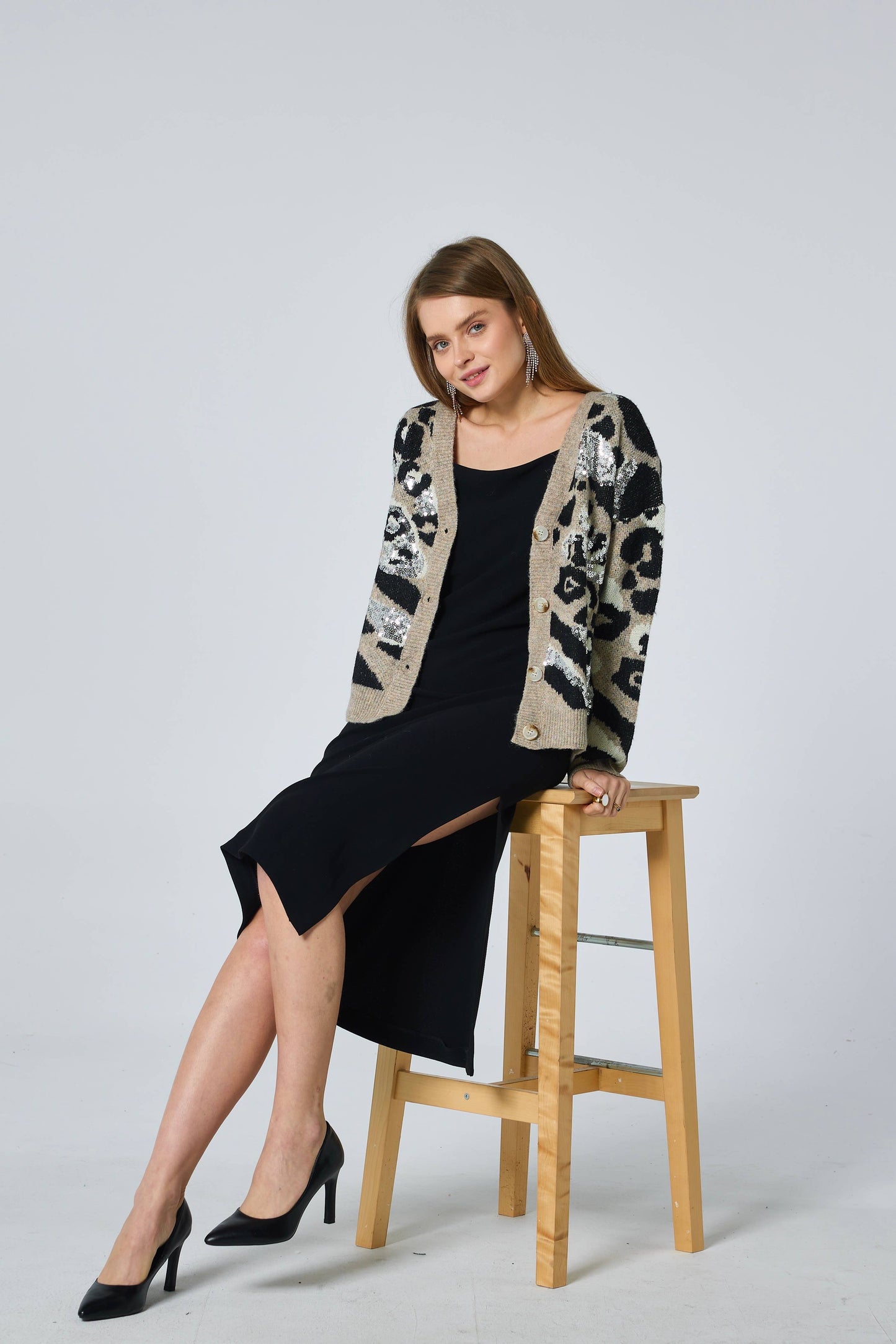 Leopardstickad kofta med strass - Beige