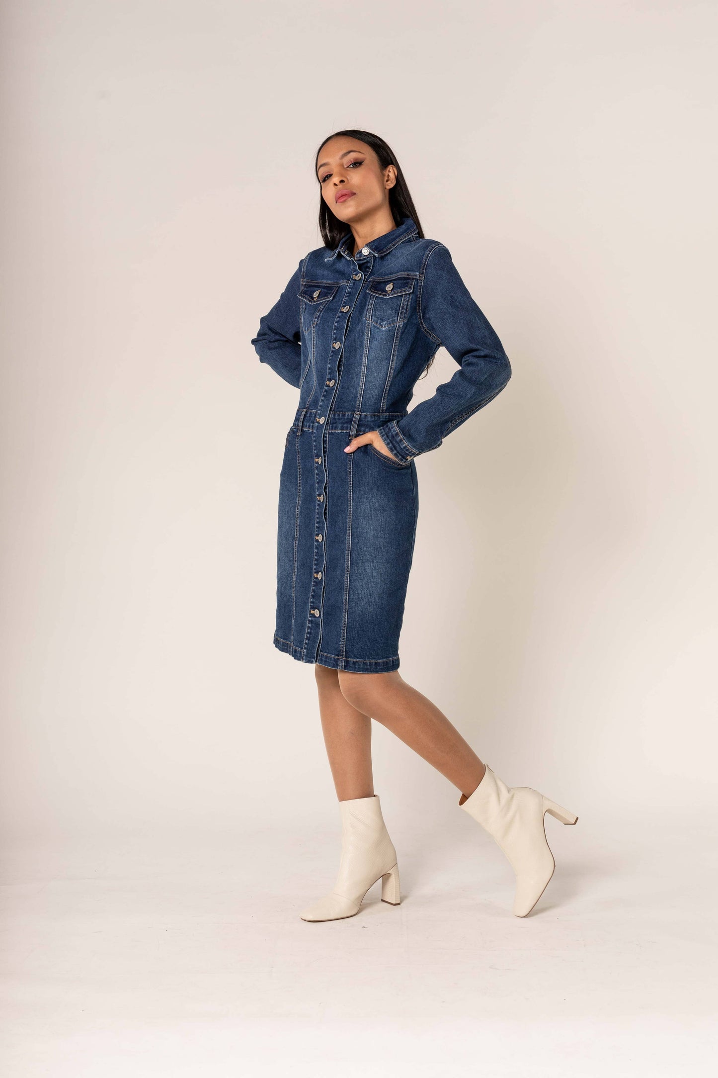 Stretch knäppt långärmad denimklänning