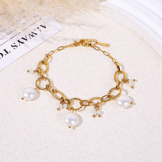 Hamrat och borstat guldkedjearmband med pärlor