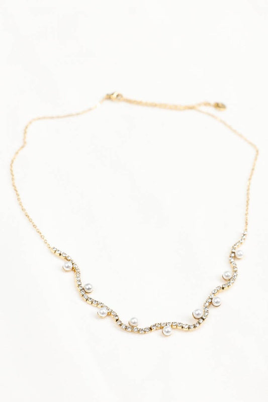 Guldkedjehalsband med vita pärlor och strass
