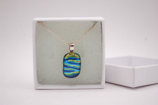 Halskedja - Litet Glashänge - Dichroic Glas - Regnbåge - Silver