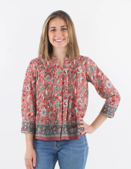 Långärmad Blus med Knäppning – Bohemisk Blommig Stil - Ord. Pris 649:-