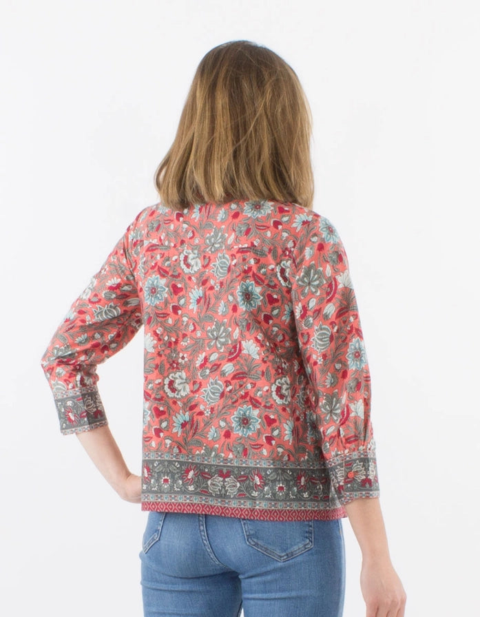 Långärmad Blus med Knäppning – Bohemisk Blommig Stil - Ord. Pris 649:-