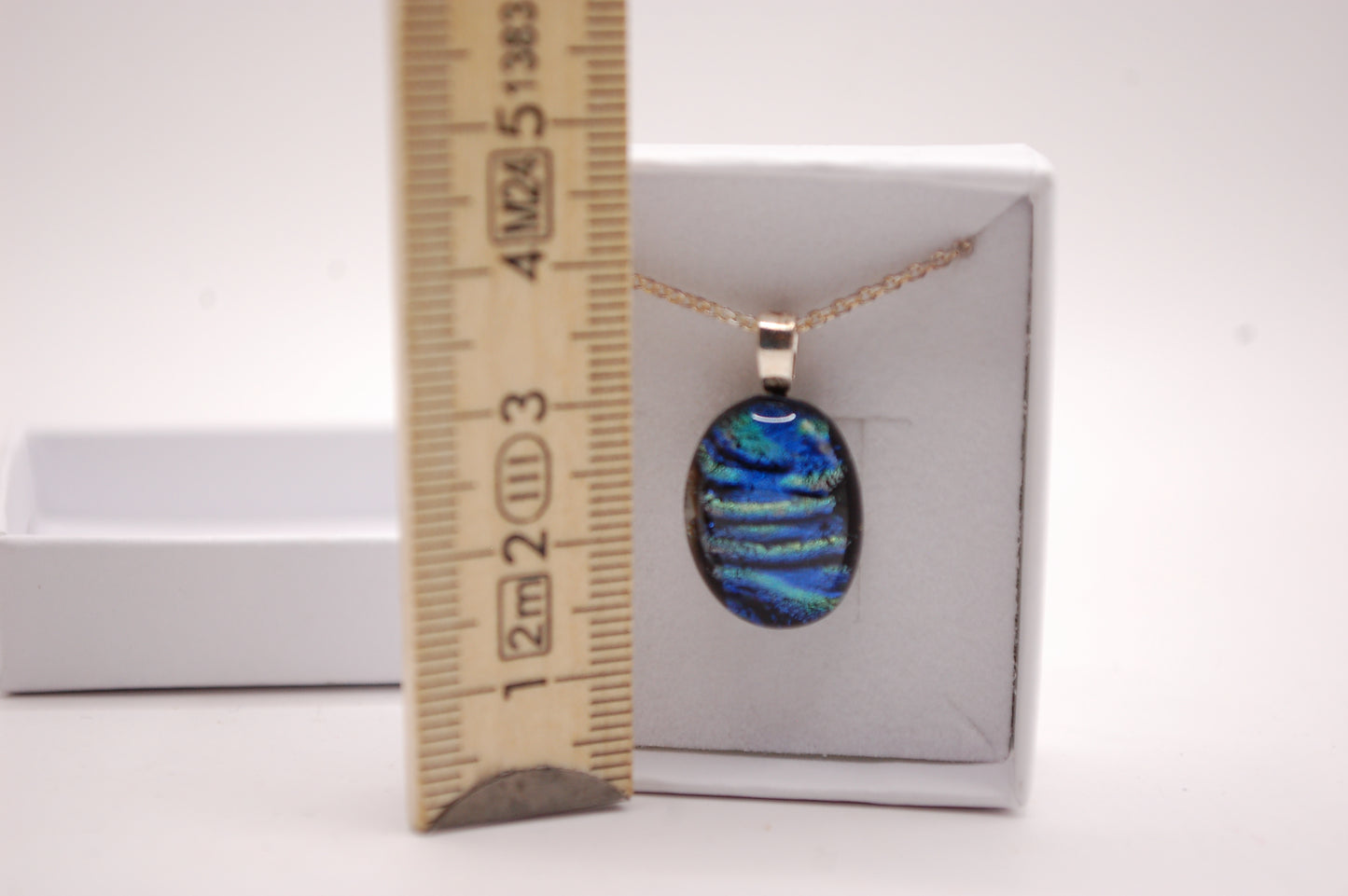 Halskedja - Litet Glashänge - Dichroic Glas - Blå / Grön - Silver