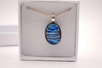 Halskedja - Litet Glashänge - Dichroic Glas - Blå / Grön - Silver