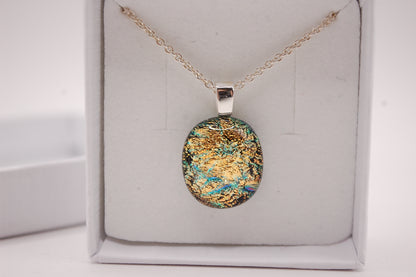 Halskedja - Litet Glashänge - Dichroic Glas - Gul / Grön - Silver