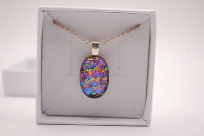 Halskedja - Litet Glashänge - Dichroic Glas - Lila/Färgglad - Silver