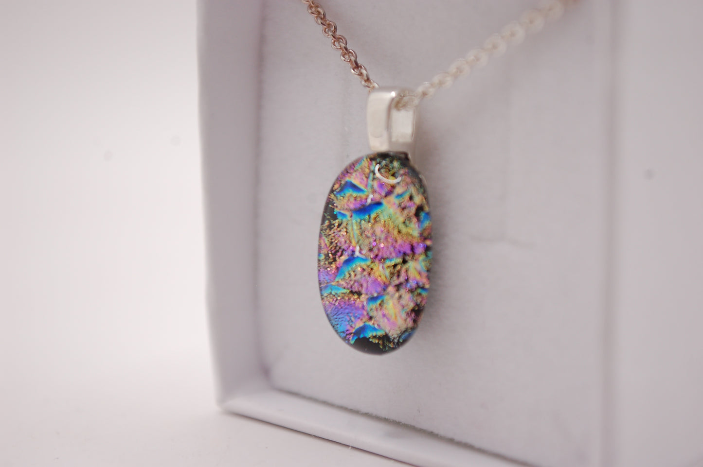 Halskedja - Litet Glashänge - Dichroic Glas - Lila/Färgglad - Silver