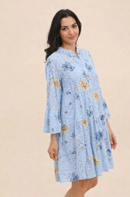 Klänning m. blommönster i 100 % bomull : Himmel Blå