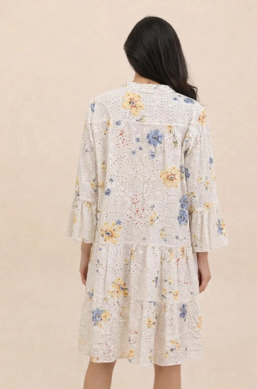 Klänning m. blommönster i 100 % bomull : Beige