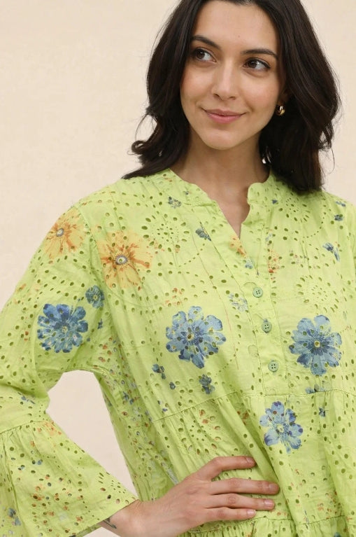 Klänning m. blommönster i 100 % bomull : Lime