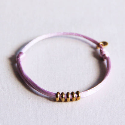 Satinarmband med ringer — Lila/Gold