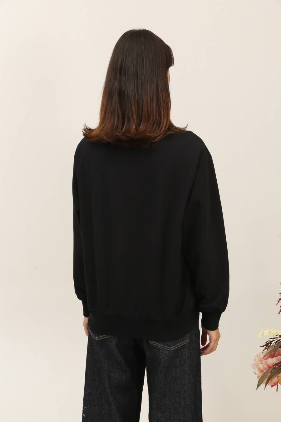 Sweatshirt med rund halsringning, broderad elefant: svart