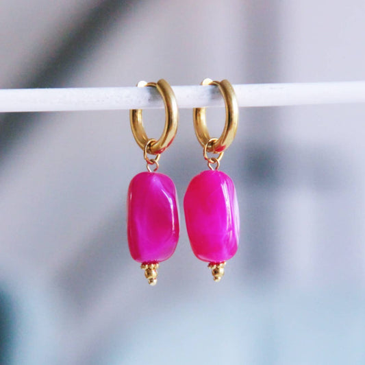 Bred örhänge med nugget-hänge – fuchsia