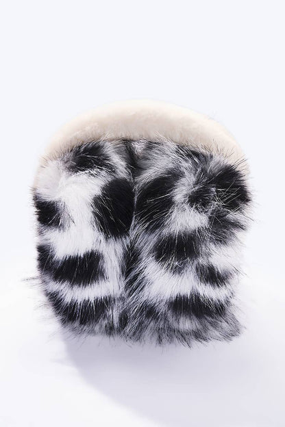 Leopardmönstrade öronmuffar i fuskpäls: Svart