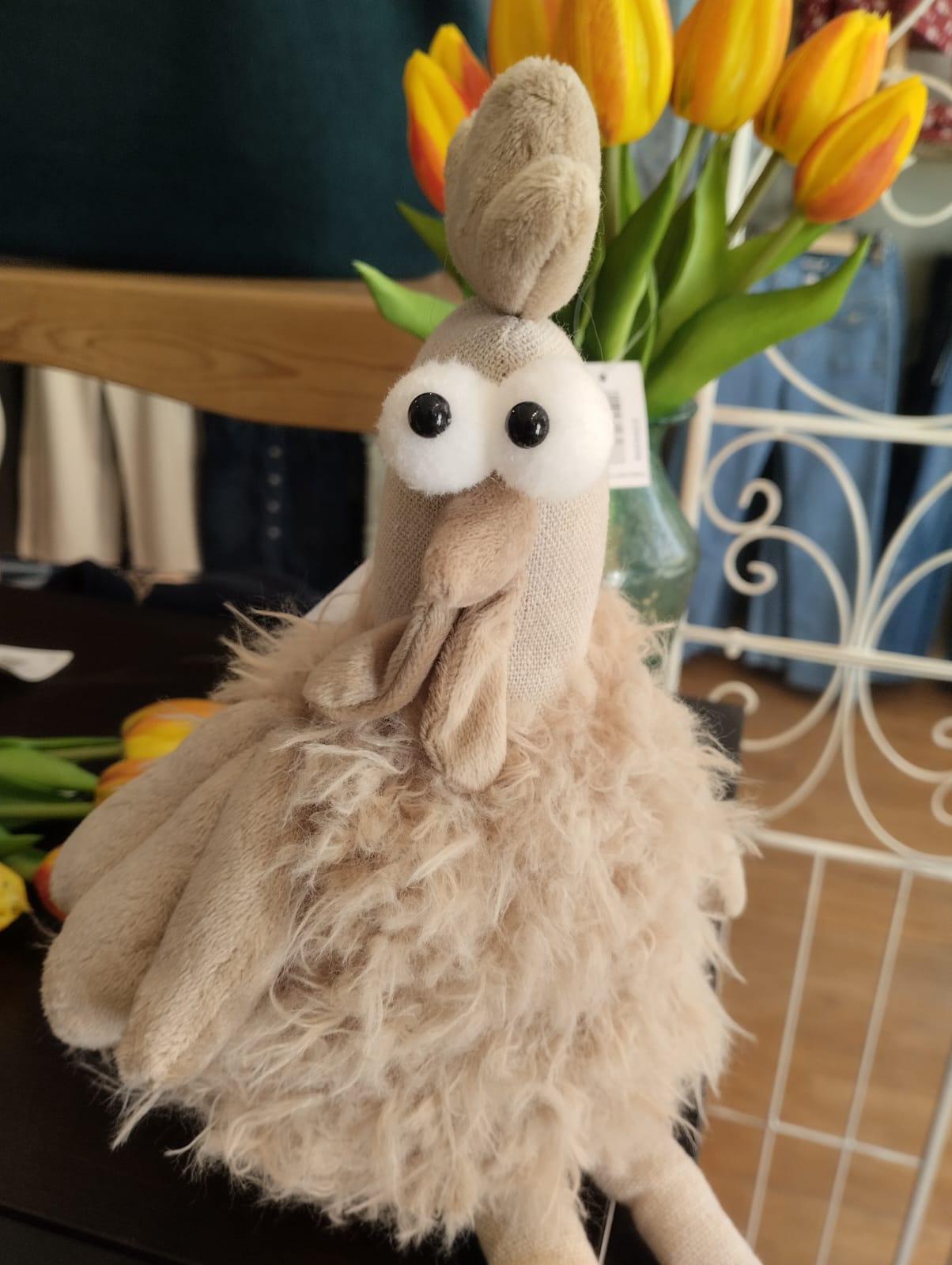 Kant­sittande höna i textil  40cm - Påskdekoration