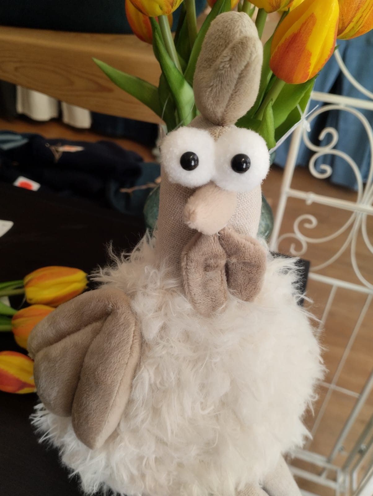 Kant­sittande höna i textil  40cm - Påskdekoration