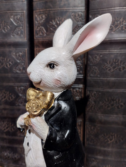 Elegant Kaninpojke - Höjd 21 cm