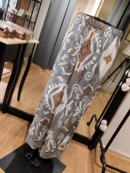 Breda byxor - grönt med abstrakt mönster - XL/XXL - 950-1P