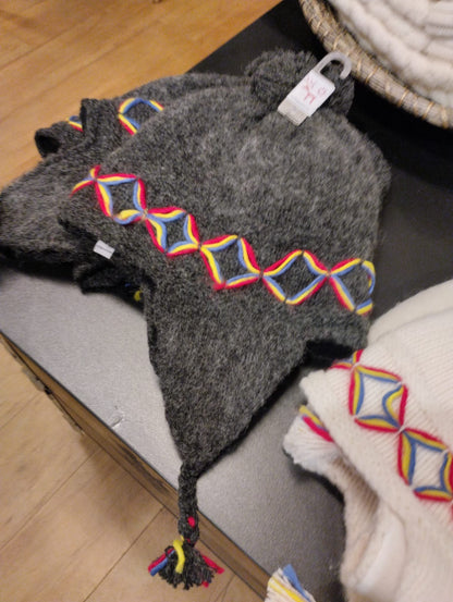 Pajala Stickad mössa: Mörkgrå / M