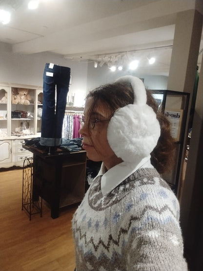 Öronskydd i fuskpäls: Vit