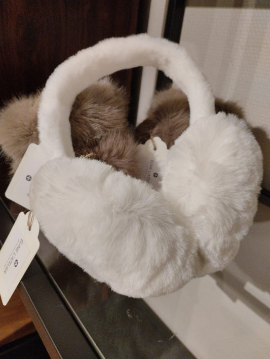 Öronskydd i fuskpäls: Vit