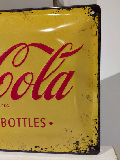 Plåtskylt - Coca-Cola Logo - Gul 20×30 cm