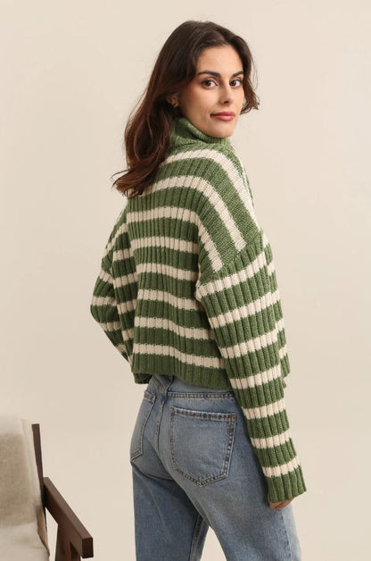 Stickad randig tröja med turtleneck