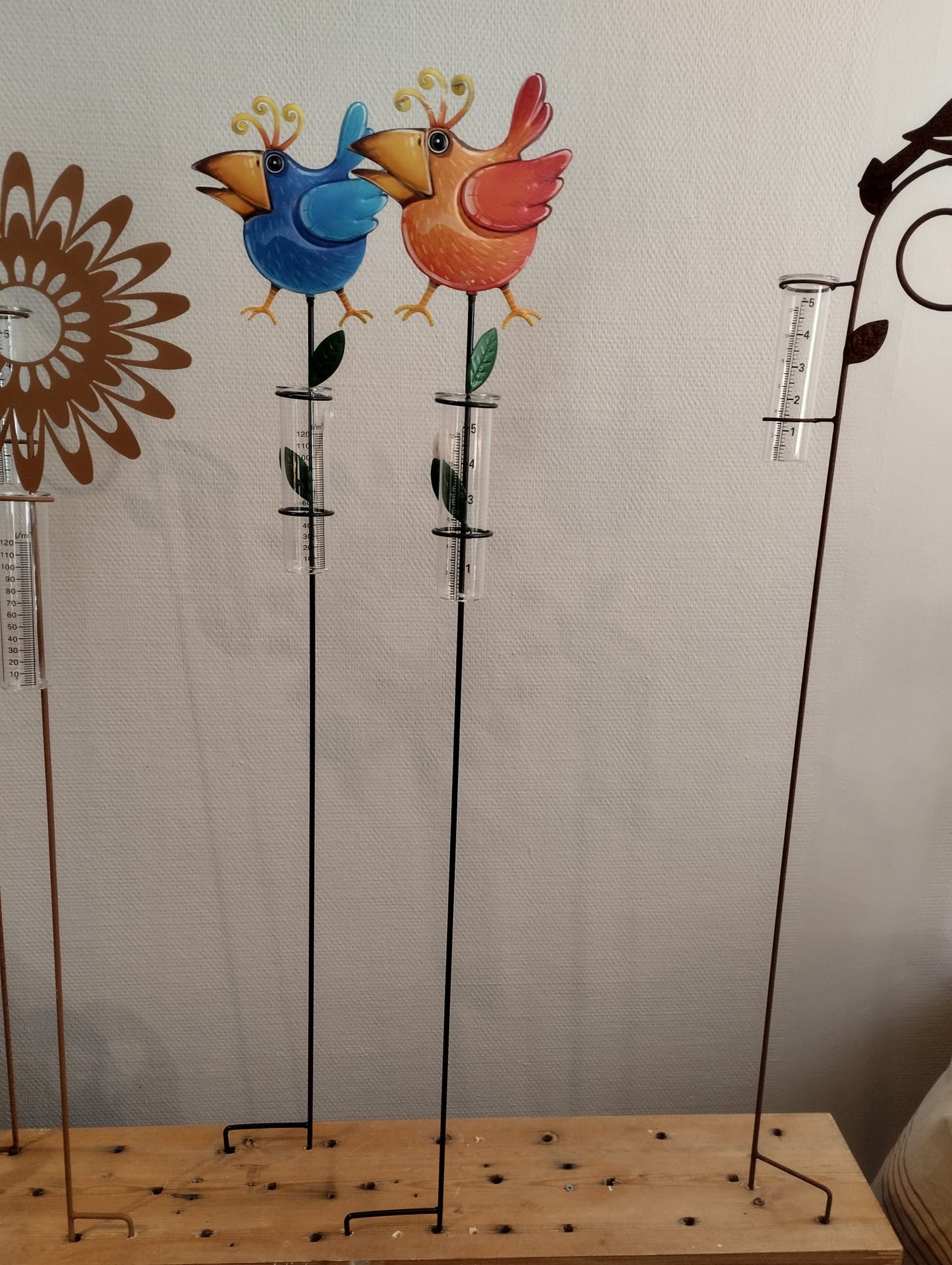 Metal regnmåler - Gunnar - farverige fugle 110cm