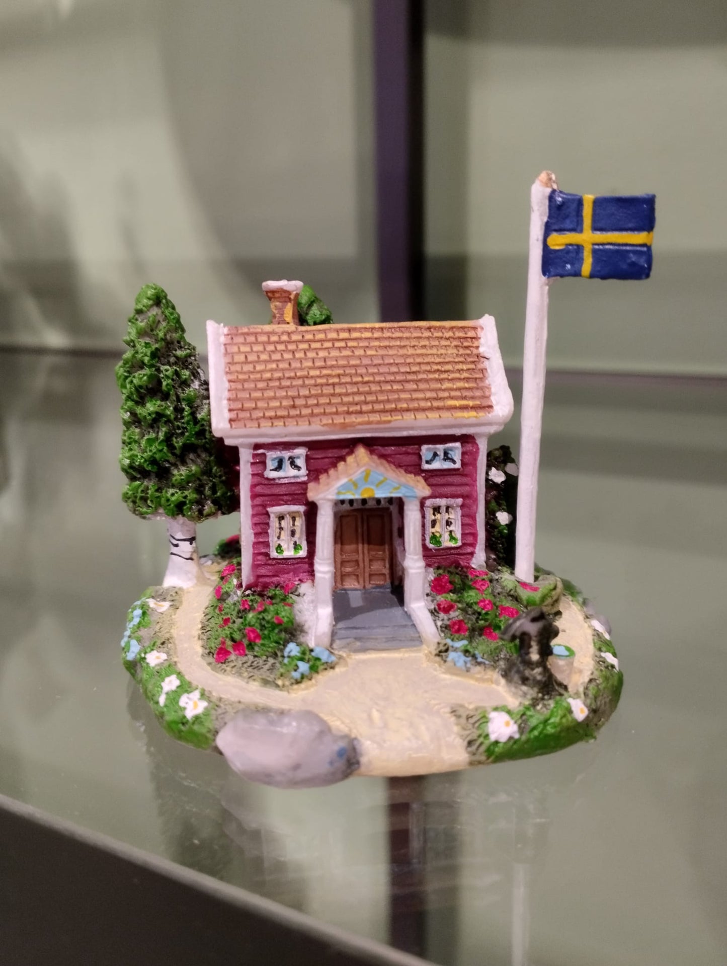 Sverigestuga - Souvenir - Handmålad