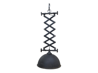 Snygg gammeldags taklampa i fransk industristil. Lampan är utdragbar så man enkelt kan justera höjd. Rustik lampa med en touch av gammalt som möter nytt.  E27 Max 60 W. Ljuskälla ingår ej. CE-märkt. Kabellängd: 1,25 m.